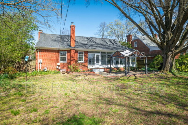 Building Photo - 1207 Whitby Rd