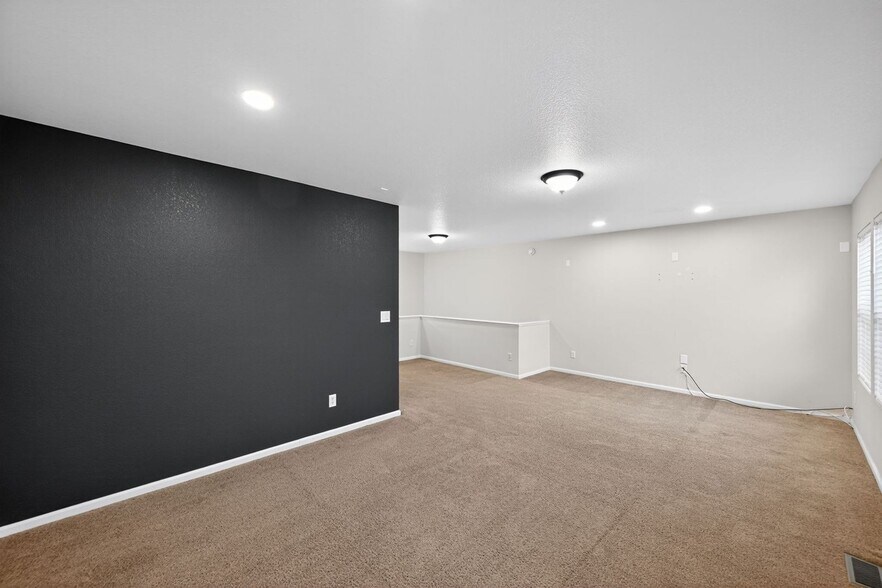 Building Photo - 12743 Leyden St