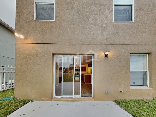 Building Photo - 15260 Perdido Dr