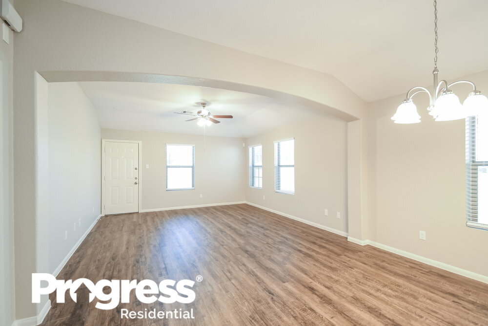 Building Photo - 135 Tonkawa Canyon Dr
