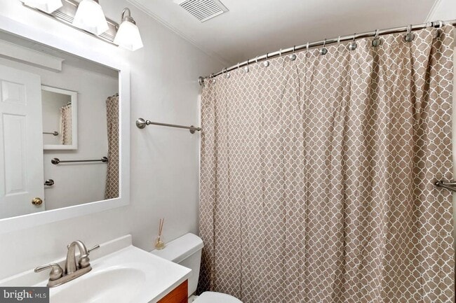 Building Photo - 9711 Cinnamon Creek Dr