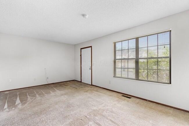 Building Photo - 1690 Watertower Dr