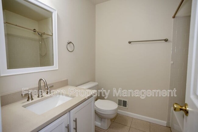 Building Photo - 8768 Tomislav St