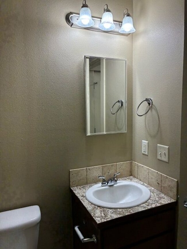 Building Photo - BW8920