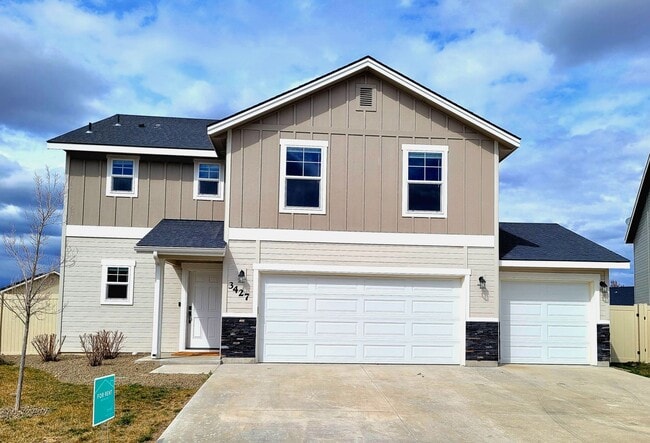 Primary Photo - Beautiful 4 bedroom Nampa home