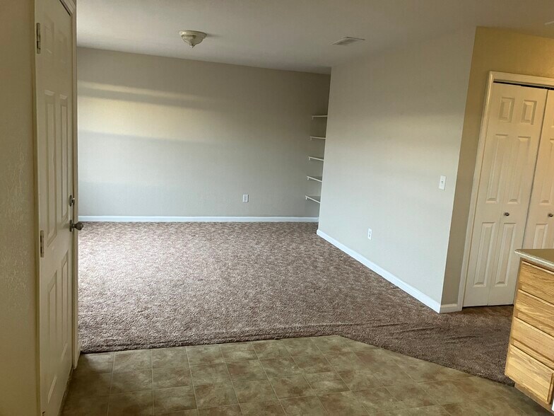 Photos are representative of available unit - 1709 Edgewater Ave