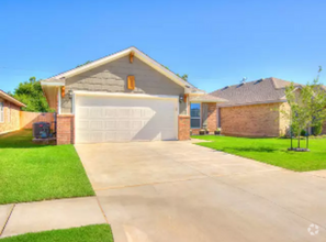 Building Photo - 3 Bed 2 Bath 2 Car in Sycamore Creek Yukon...