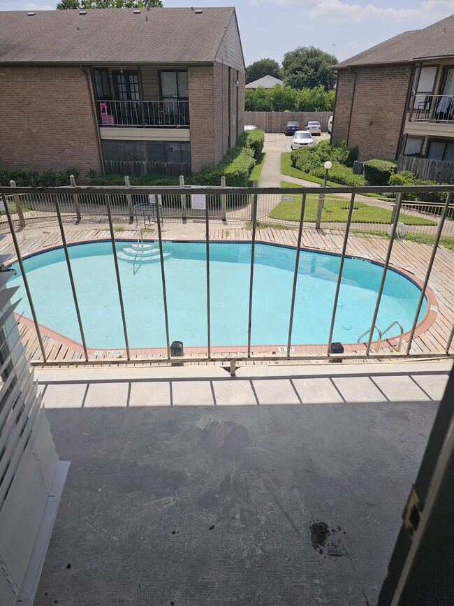 Primary Photo - 9000 Bissonnet St