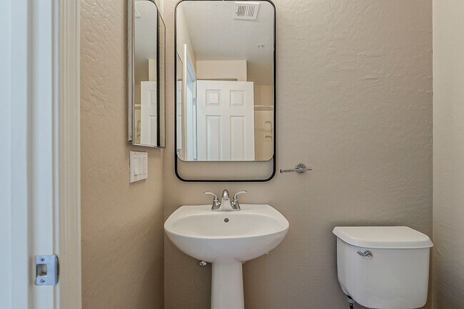 Building Photo - Modern Desert Living in the Heart of Downtown with PRIVATE GARAGE!!