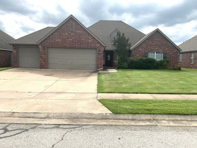 Building Photo - 4560 S 204th E Ave