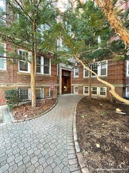 Building Photo - 1697-1699 Cambridge St. Unit 19