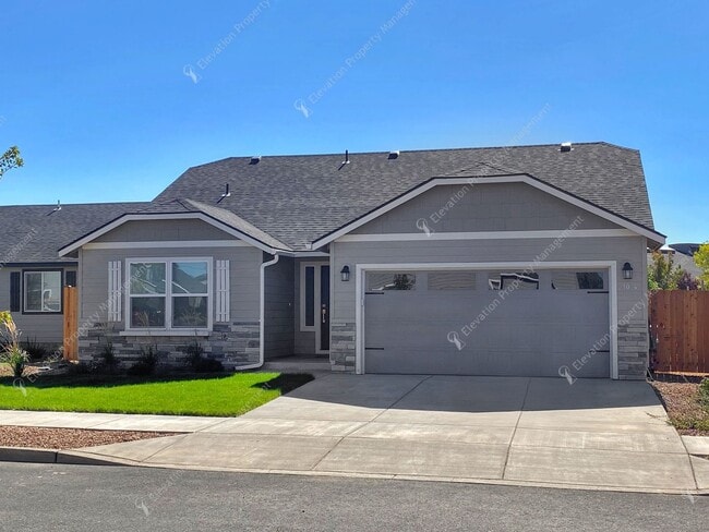 Primary Photo - Modern Comfort in Northwest Redmond