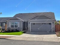 Building Photo - Modern Comfort in Northwest Redmond