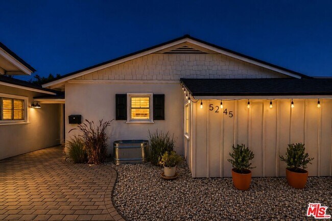 Building Photo - 5245 Ventura Canyon Ave
