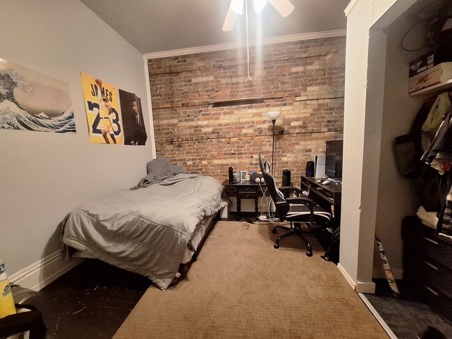 Building Photo - Large 3 Bedroom Open July 1st!