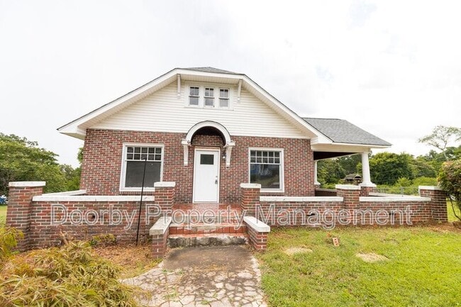 Building Photo - 2802 Fairview Dr