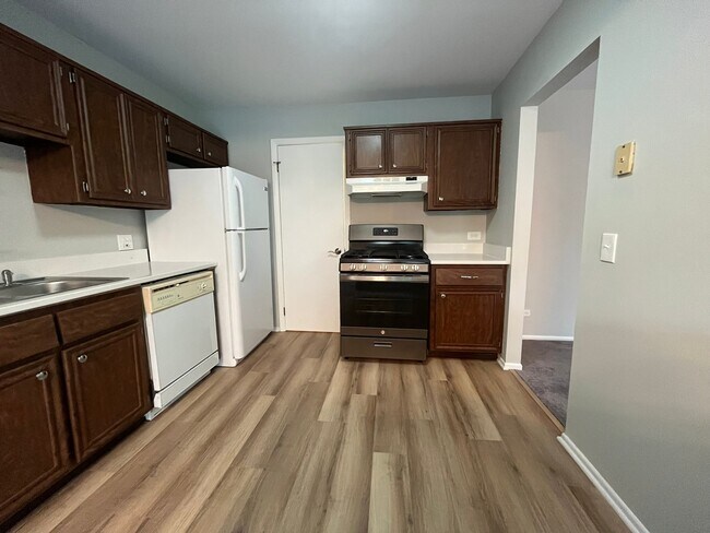 Building Photo - 355 Lambert Dr