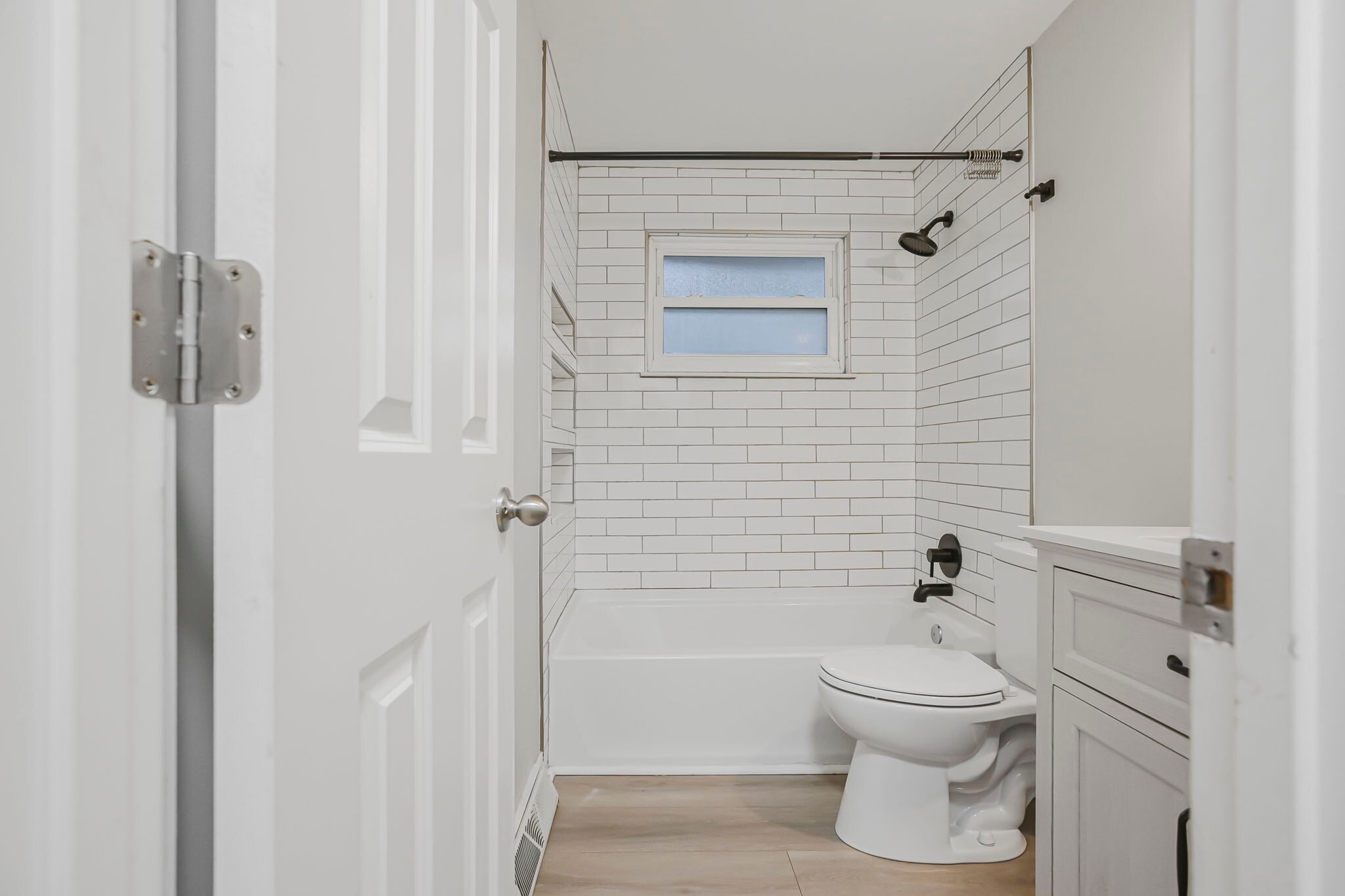 Building Photo - 1062 Oberlin Dr