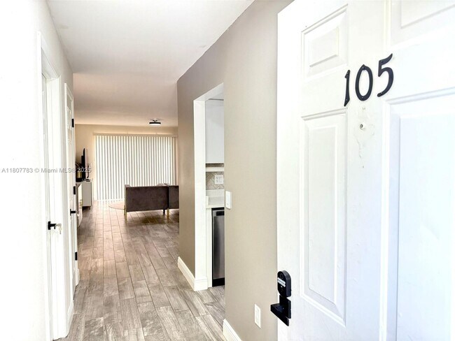 Building Photo - 300 Promenade Dr