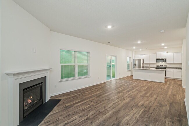 Building Photo - 944 Utopia Ln