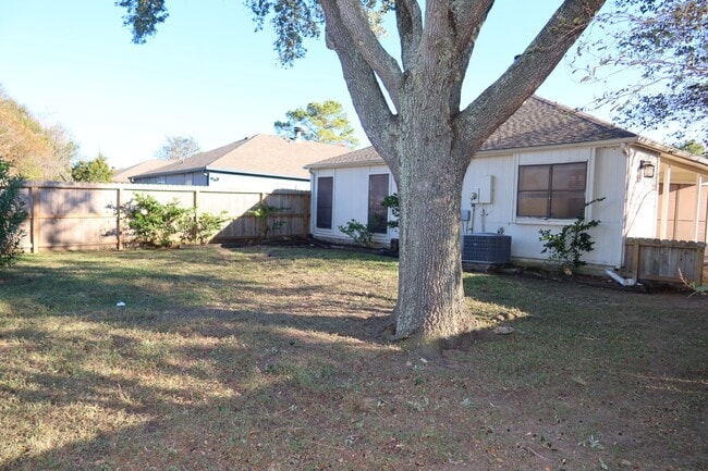 Building Photo - 13134 Worthington St