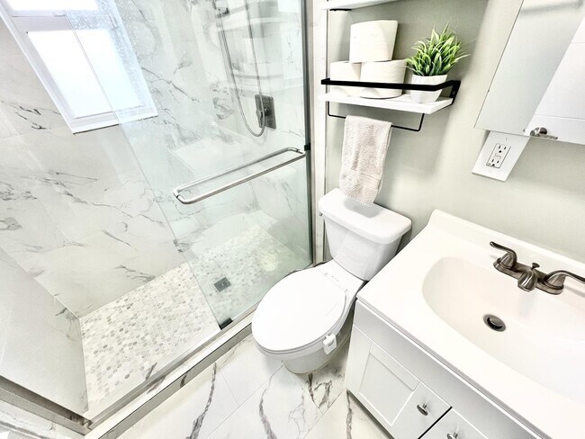 Building Photo - 210 NW 126th St