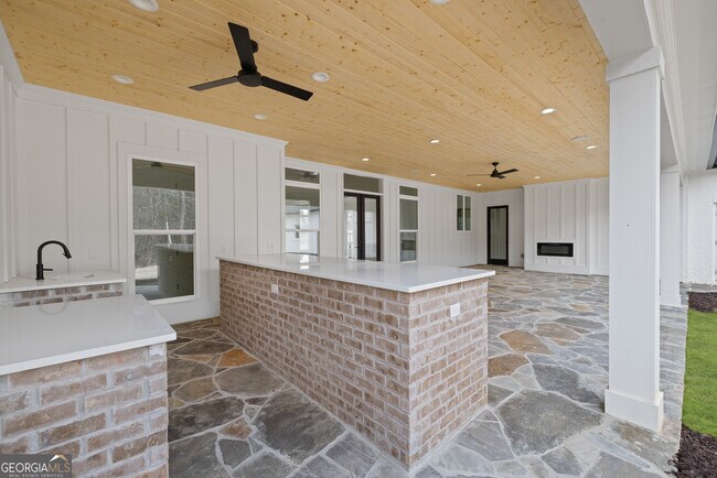 Building Photo - 2151 Osprey Poynte