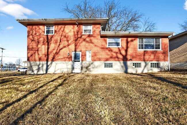 Building Photo - 8980 Cherry Blossom Ln