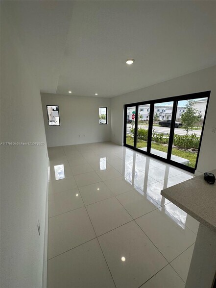 Primary Photo - 1160 NW 2nd St