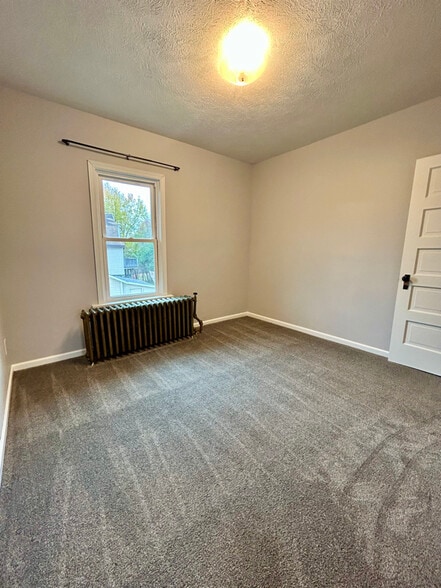 Building Photo - 112 Rock St