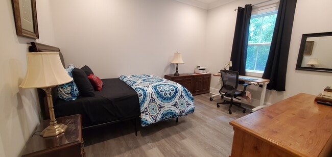 Building Photo - 2201 Esteban St