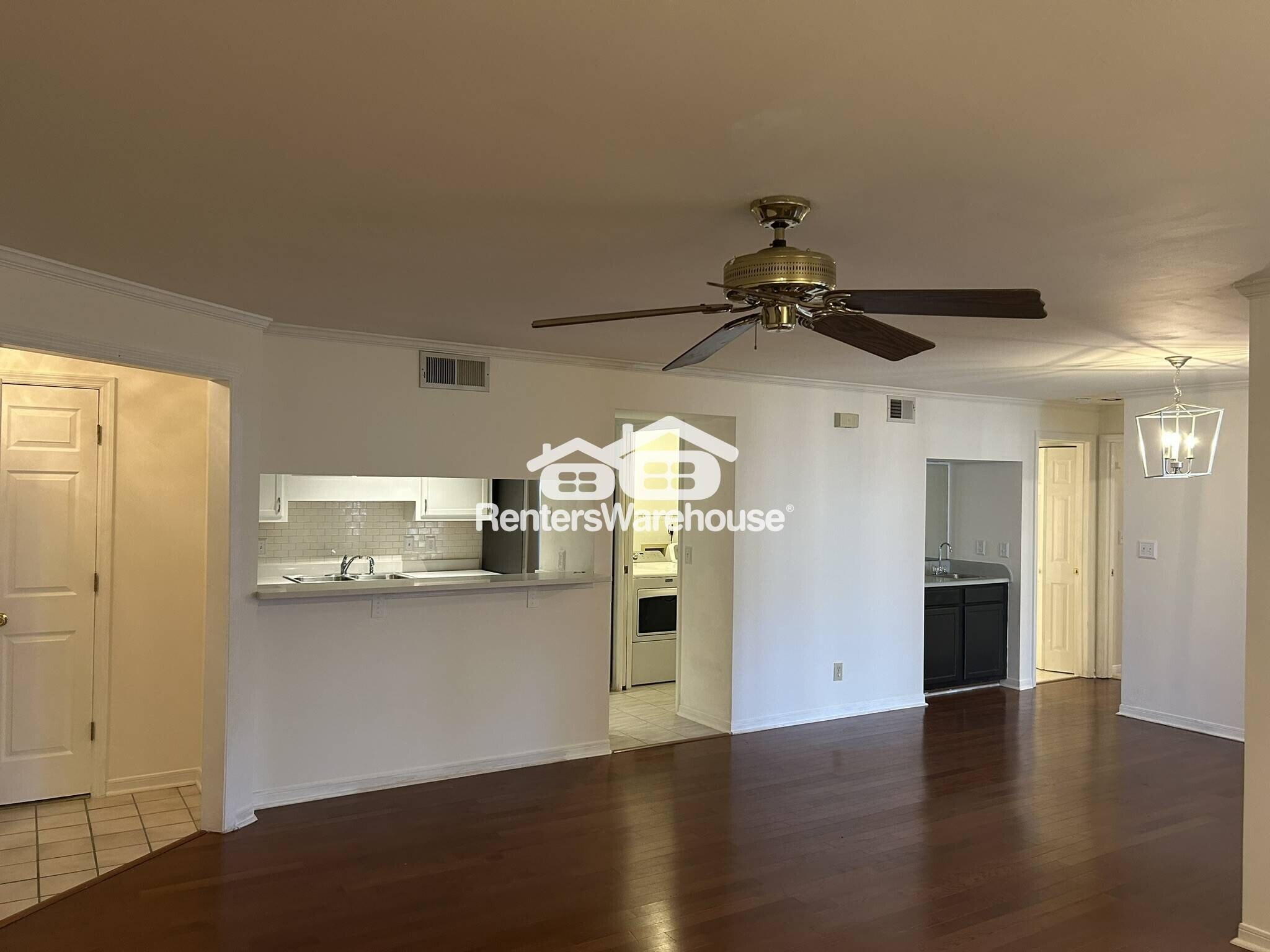 Building Photo - 1303 Gables Dr