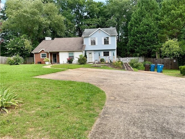 Building Photo - 5073 Village Green Way