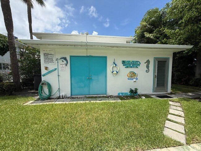 Building Photo - 700 Antioch Ave