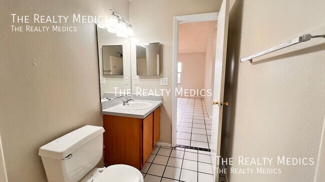 Building Photo - 3257 Dudley Dr