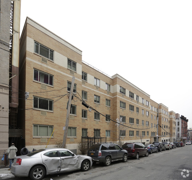 Building Photo - Courtlandt Avenue Apartments