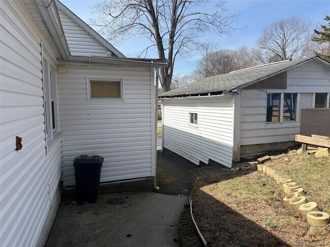Building Photo - 10 Hillside Terrace