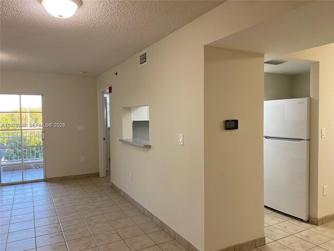 Building Photo - 601 SW 37th Ave