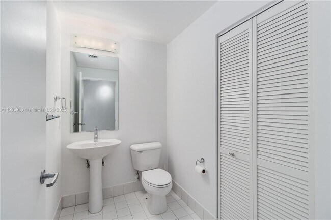 Building Photo - 888 Biscayne Blvd