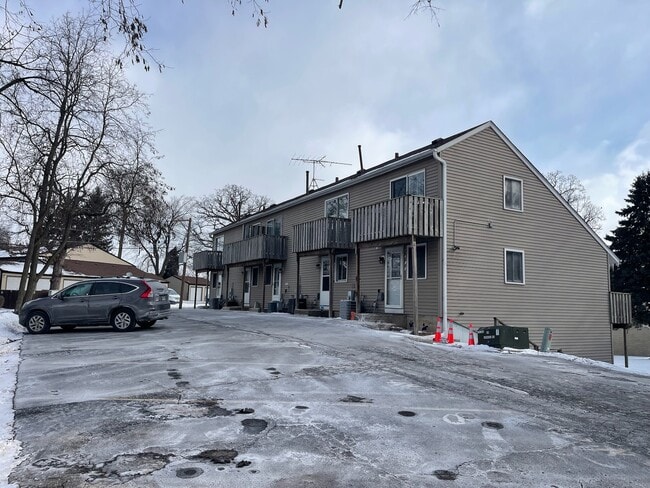 Building Photo - 149 Forest Ave