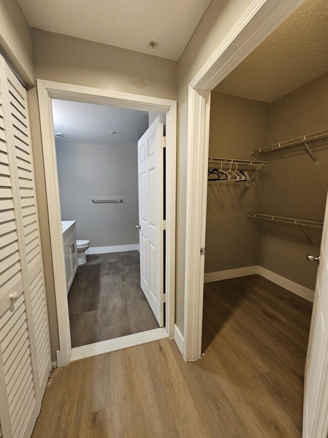 Building Photo - 780 S Sapodilla Ave