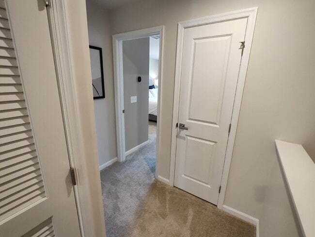 Building Photo - 104 Filly Ln