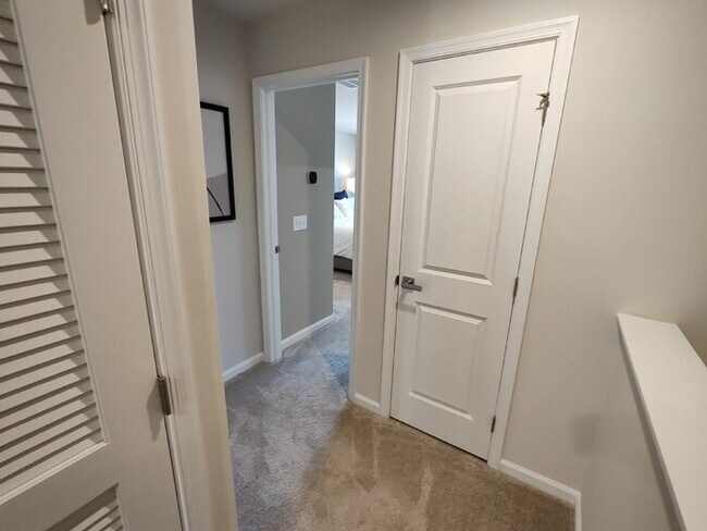 Building Photo - 104 Filly Ln