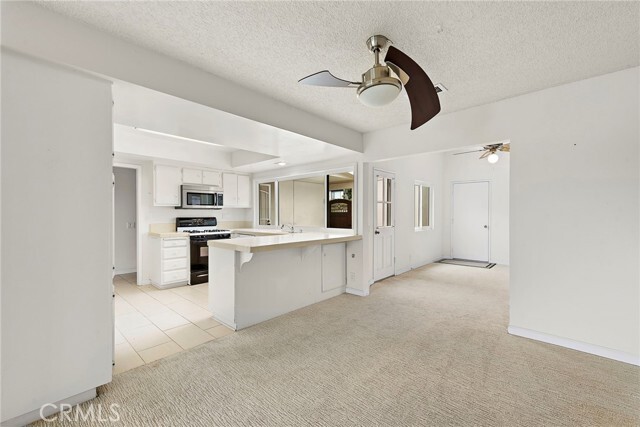 Building Photo - 3808 Vista Campana S