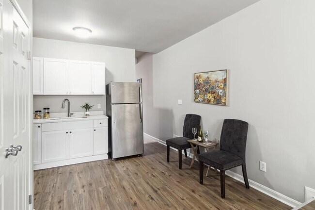 Building Photo - 220 N Collington Ave