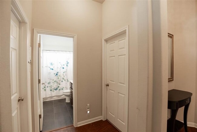 Building Photo - 2009 Garretts Way