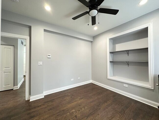 Building Photo - 1224 W Rosemont Ave