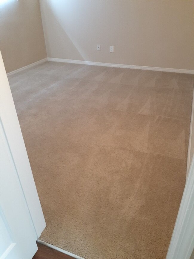 Building Photo - Apply Now move-in ready