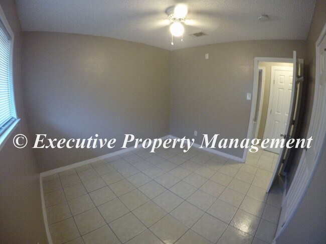 Building Photo - 908 Deorsam Dr