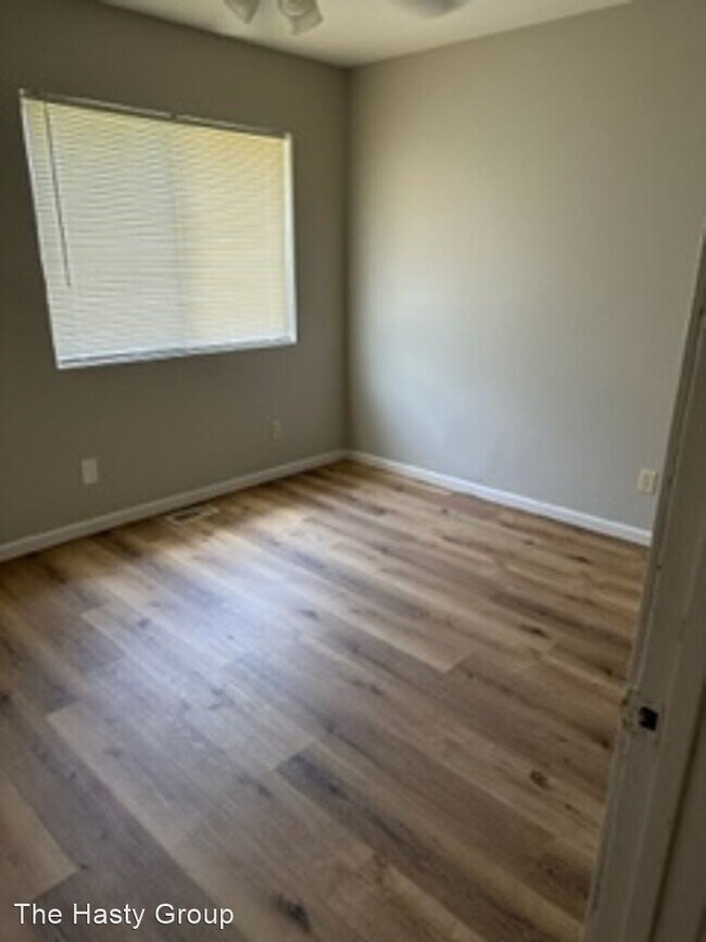 Building Photo - 4 br, 1 bath House - 5438 Norton Ave